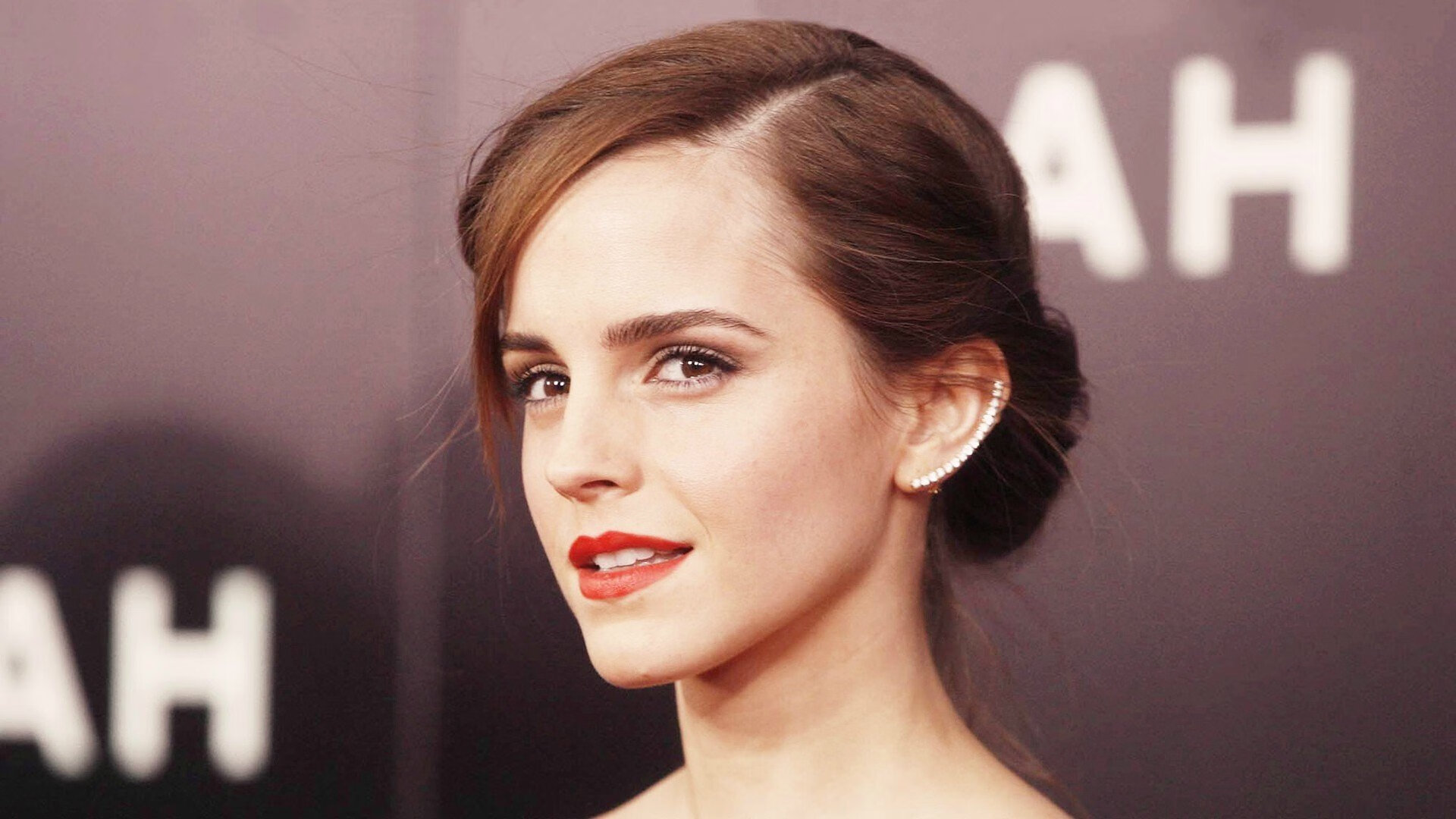 熊猫直播-“在高新区全民健身馆,壁球场上没有‘慢’字,只有‘快’与‘准’!”